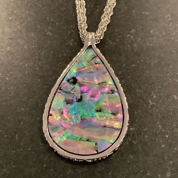 Iridescent Faux Abalone Shell Teardrop Pendant Necklace - Mother of Pearl Finish - Picture 4 of 10
